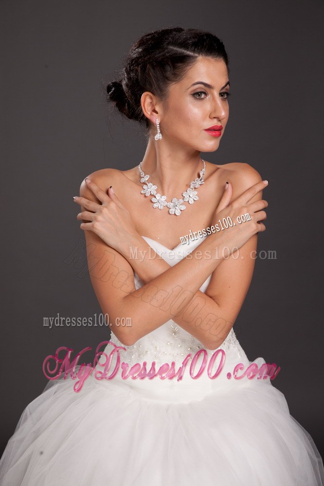 Dreamlike Flower Shaped Jewelry Set Including Necklace And Earrings