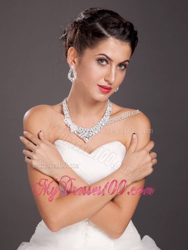 Exquisite Crystal Alloy Jewelry Set Including Necklace And Earrings