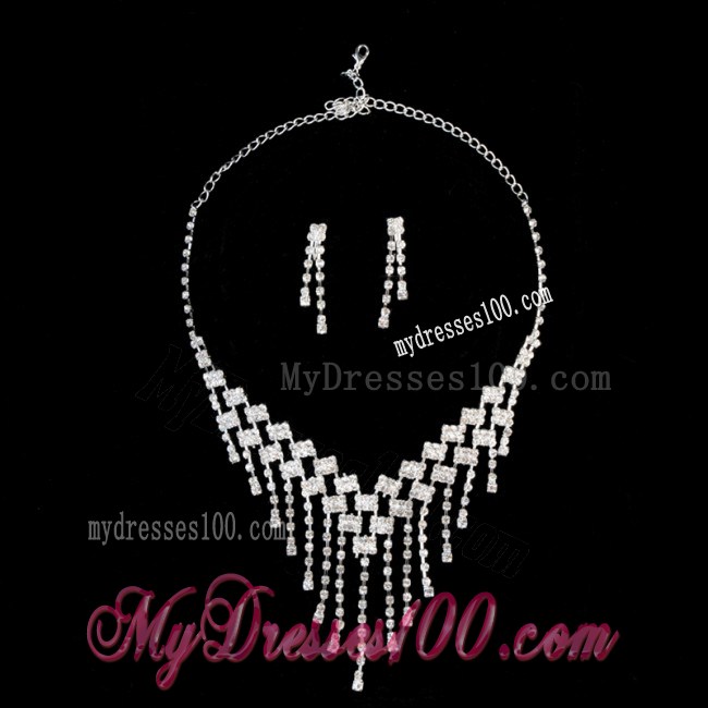 Luxurious Bridal Jewelry Set Including Necklace With Earrings