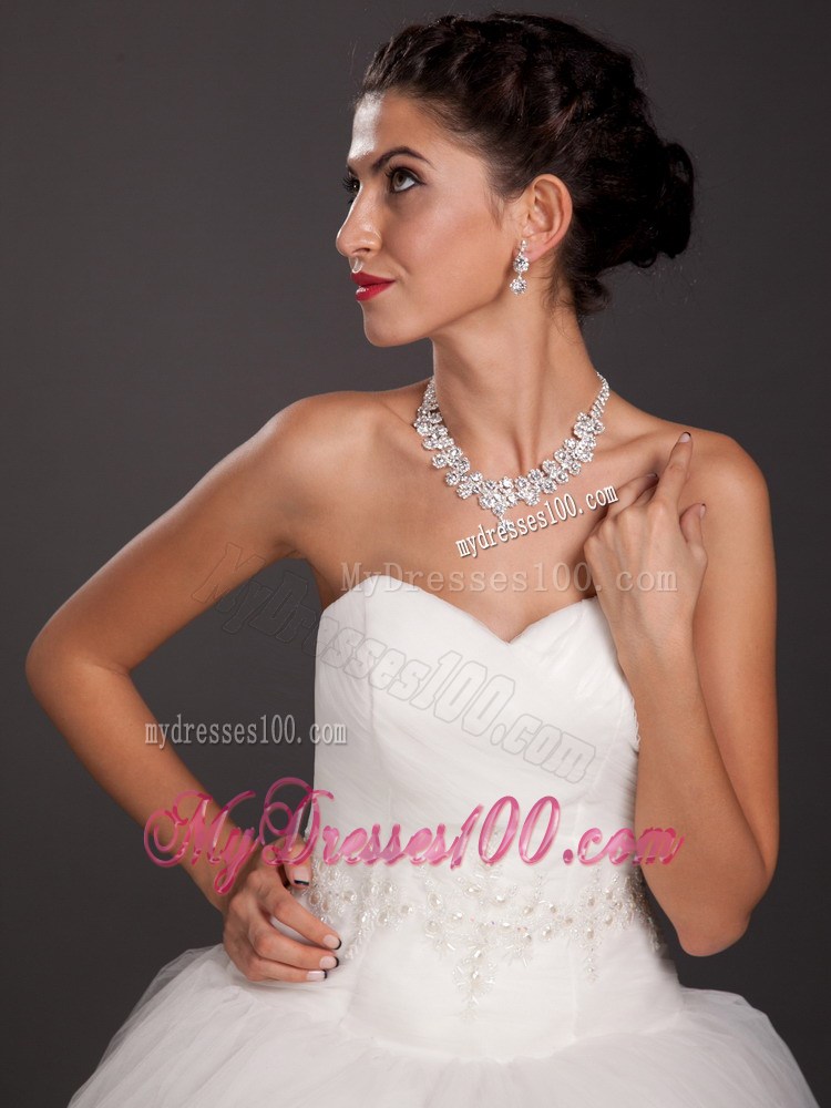 Luxurious Imitation Pearl Ladies' Jewelry Set Including Necklace And Earrings