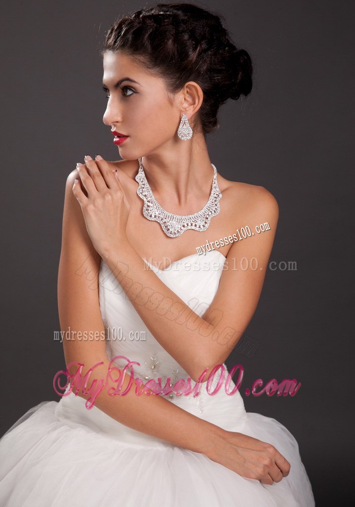 Shimmering Ladies Imitation Pearl Necklace and Earrings Jewelry Set