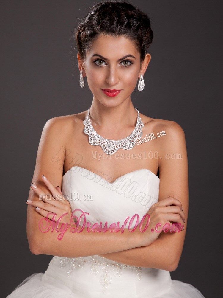 Shimmering Ladies Imitation Pearl Necklace and Earrings Jewelry Set