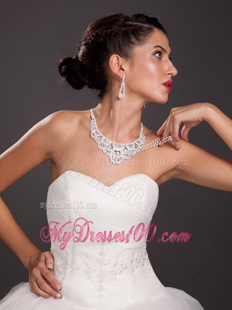 Shimmering Ladies Imitation Pearl Necklace and Earrings Jewelry Set