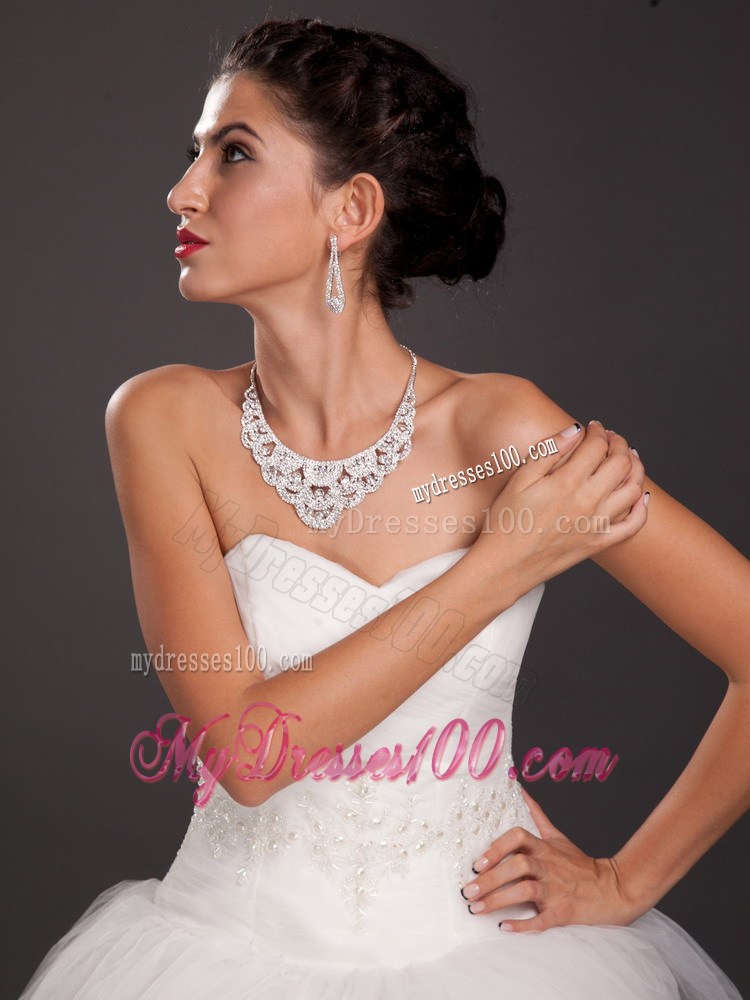 Shimmering Ladies Imitation Pearl Necklace and Earrings Jewelry Set