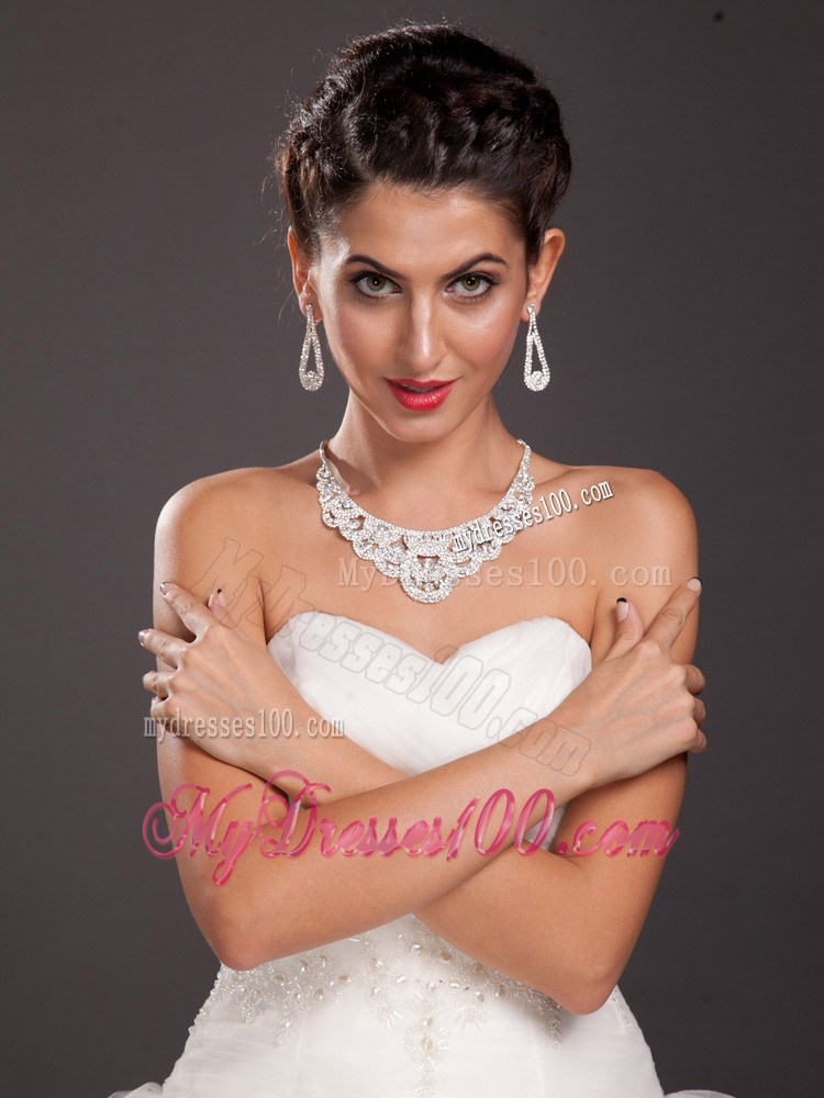 Shimmering Ladies Imitation Pearl Necklace and Earrings Jewelry Set