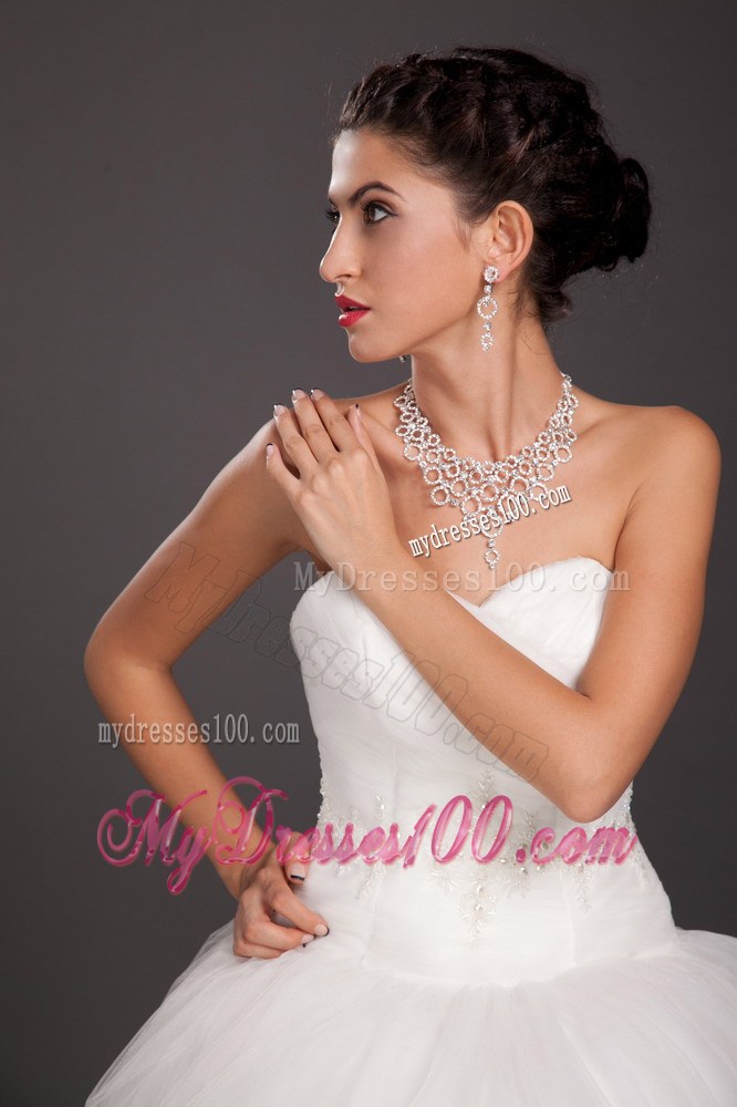 Shimmering Ladies Imitation Pearl Necklace and Earrings Jewelry Set