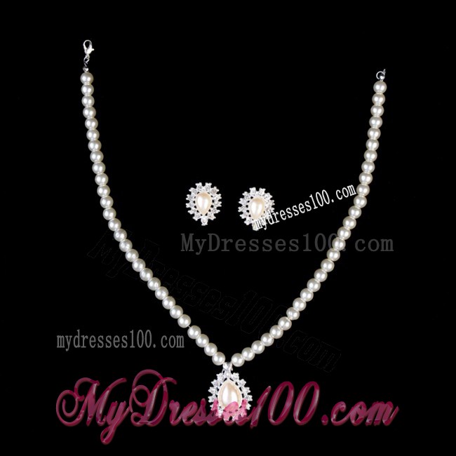 Vintage Style Pearl With Rhinestone Drop Necklace And Earring Set
