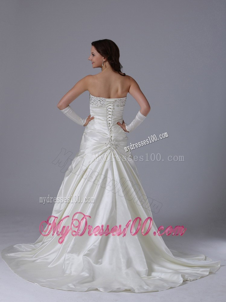 Classic Ruching Sweep Train Bridal Gown Shining with the Shiny Diamonds