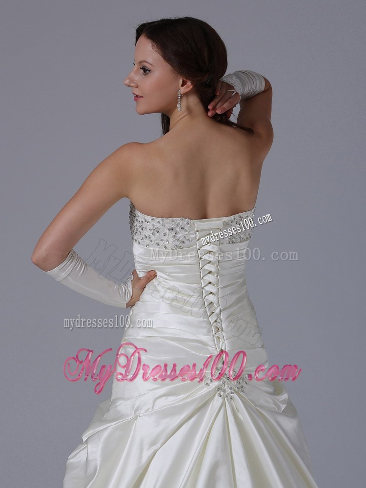 Classic Ruching Sweep Train Bridal Gown Shining with the Shiny Diamonds