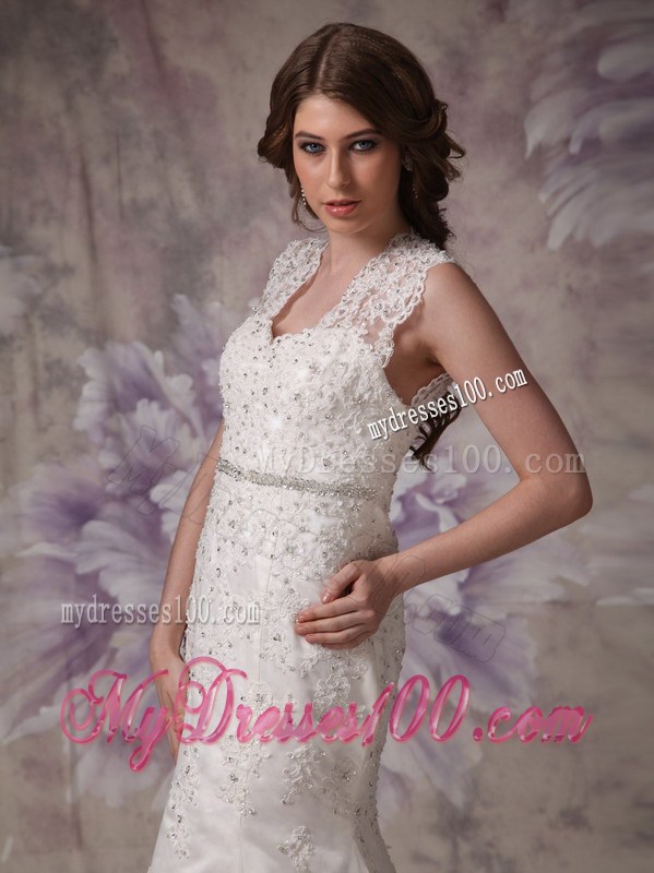 Button Down Back Square Back Out Wedding Bridal Gowns with Lace Hemline