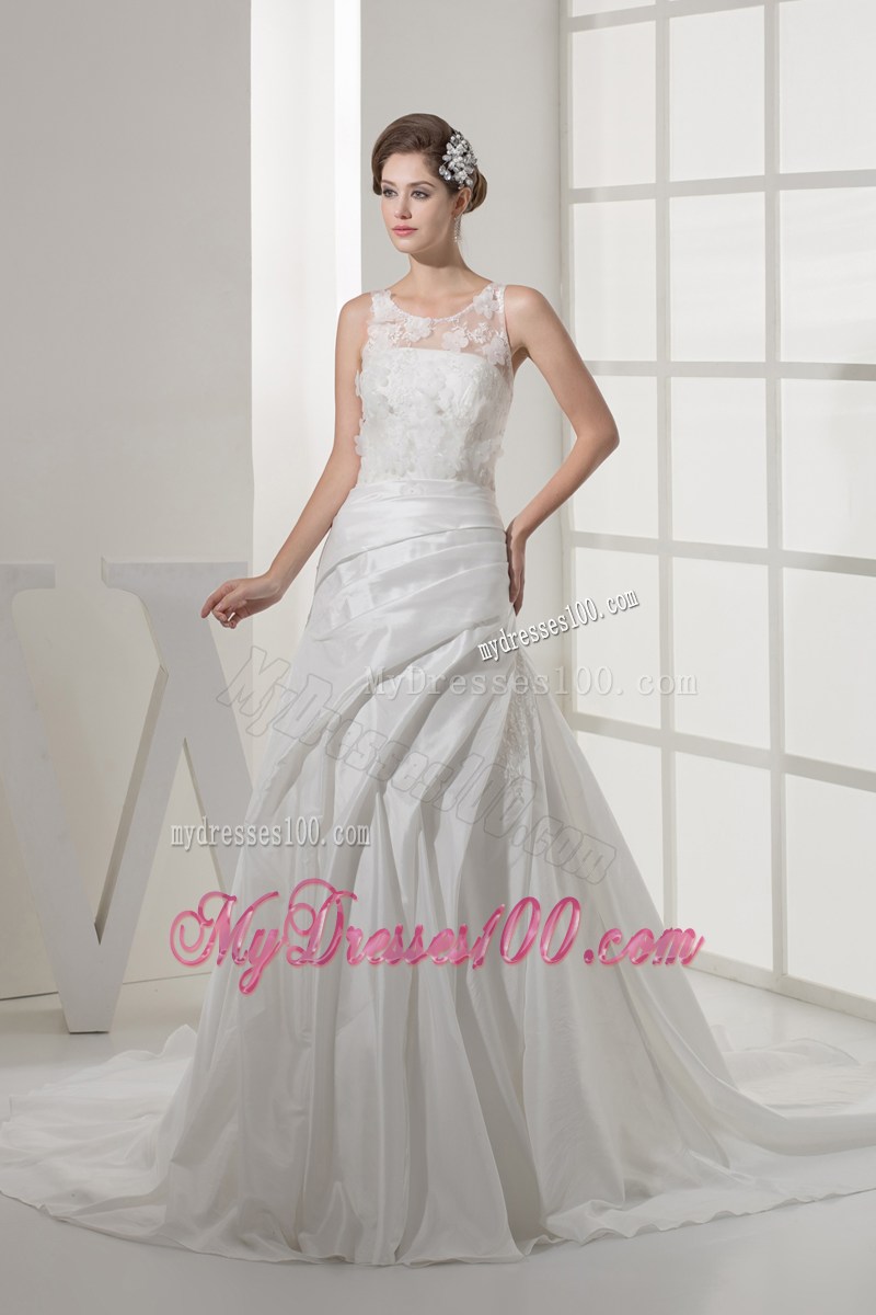 Scoop Neck Court Train Appliqued A-line Wedding Dress Zipper-up