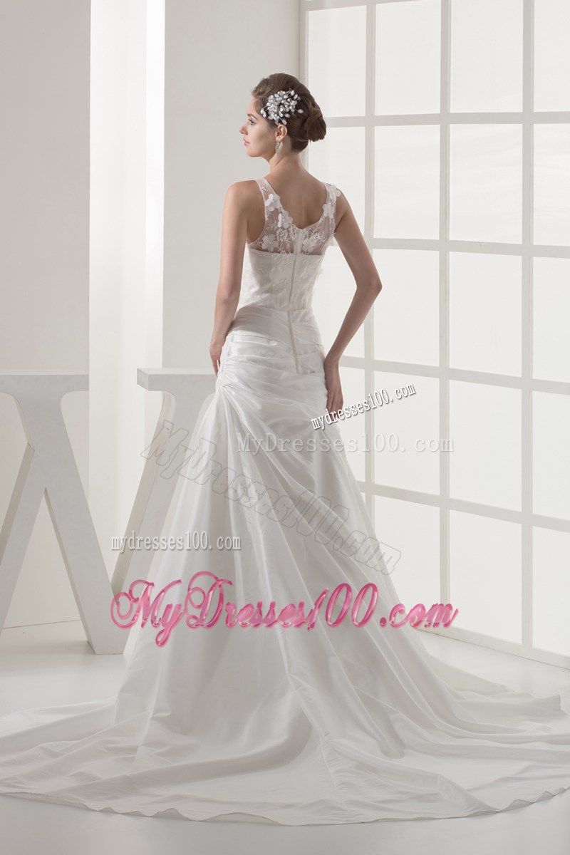 Scoop Neck Court Train Appliqued A-line Wedding Dress Zipper-up