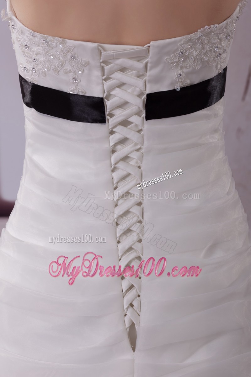 Hot Sale Halter Brush Train Appliqued Organza Dresses for the Bride
