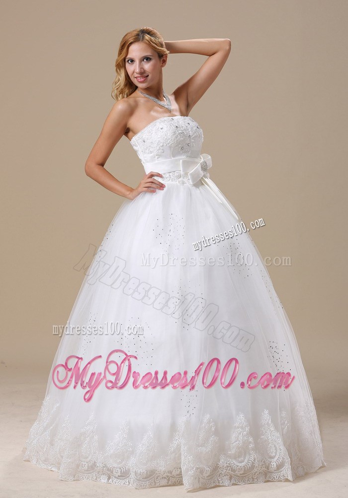 Strapless Floor-length Lace-up Wedding Dresses with Beading and Appliques