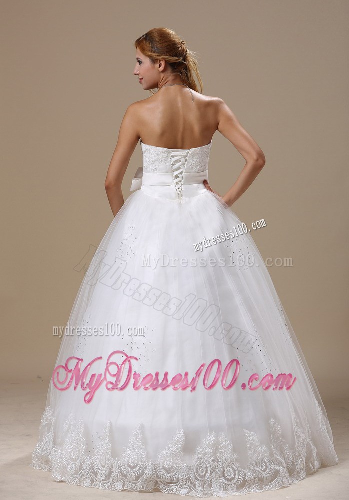 Strapless Floor-length Lace-up Wedding Dresses with Beading and Appliques