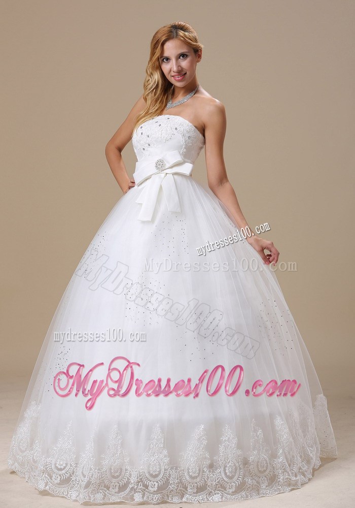 Strapless Floor-length Lace-up Wedding Dresses with Beading and Appliques