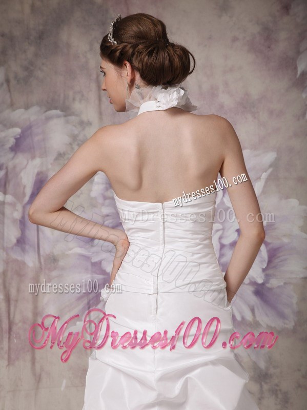Modest Hand Made Flowers Halter Top White Wedding Dress with Pick-ups