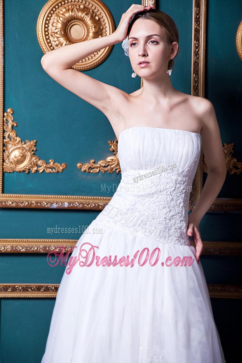 Zipper-up Back Appliques Bridal Gown with Lace Flowers Hemline