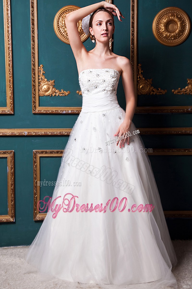 Chic Jewelry and Small Flowers Bridal Gowns with Ruching Ribbon