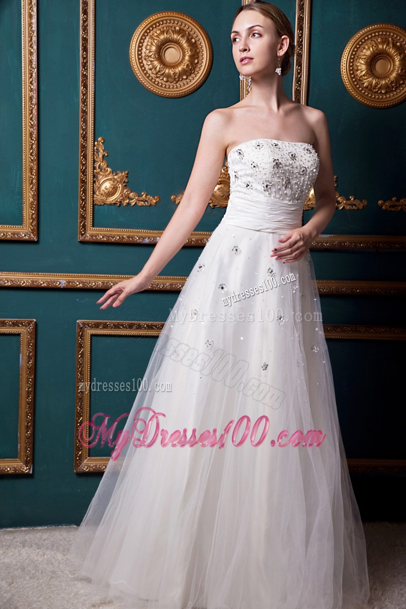 Chic Jewelry and Small Flowers Bridal Gowns with Ruching Ribbon