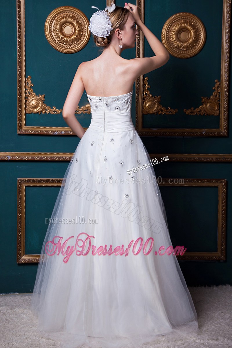 Chic Jewelry and Small Flowers Bridal Gowns with Ruching Ribbon