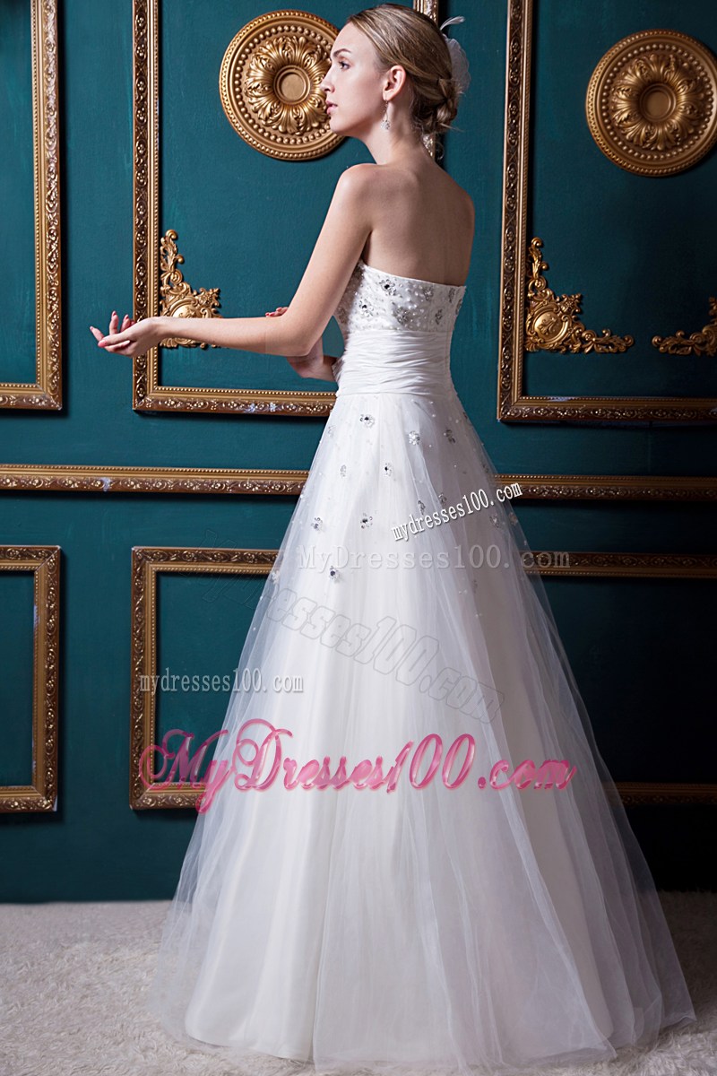 Chic Jewelry and Small Flowers Bridal Gowns with Ruching Ribbon