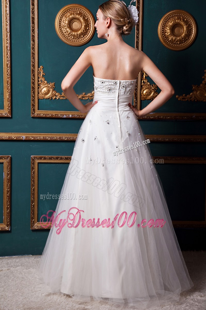 Chic Jewelry and Small Flowers Bridal Gowns with Ruching Ribbon