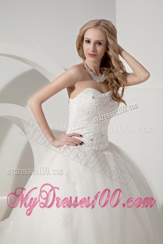 Jewelry and Appliques Decorated Brush Train Sweetheart Bridal Gown