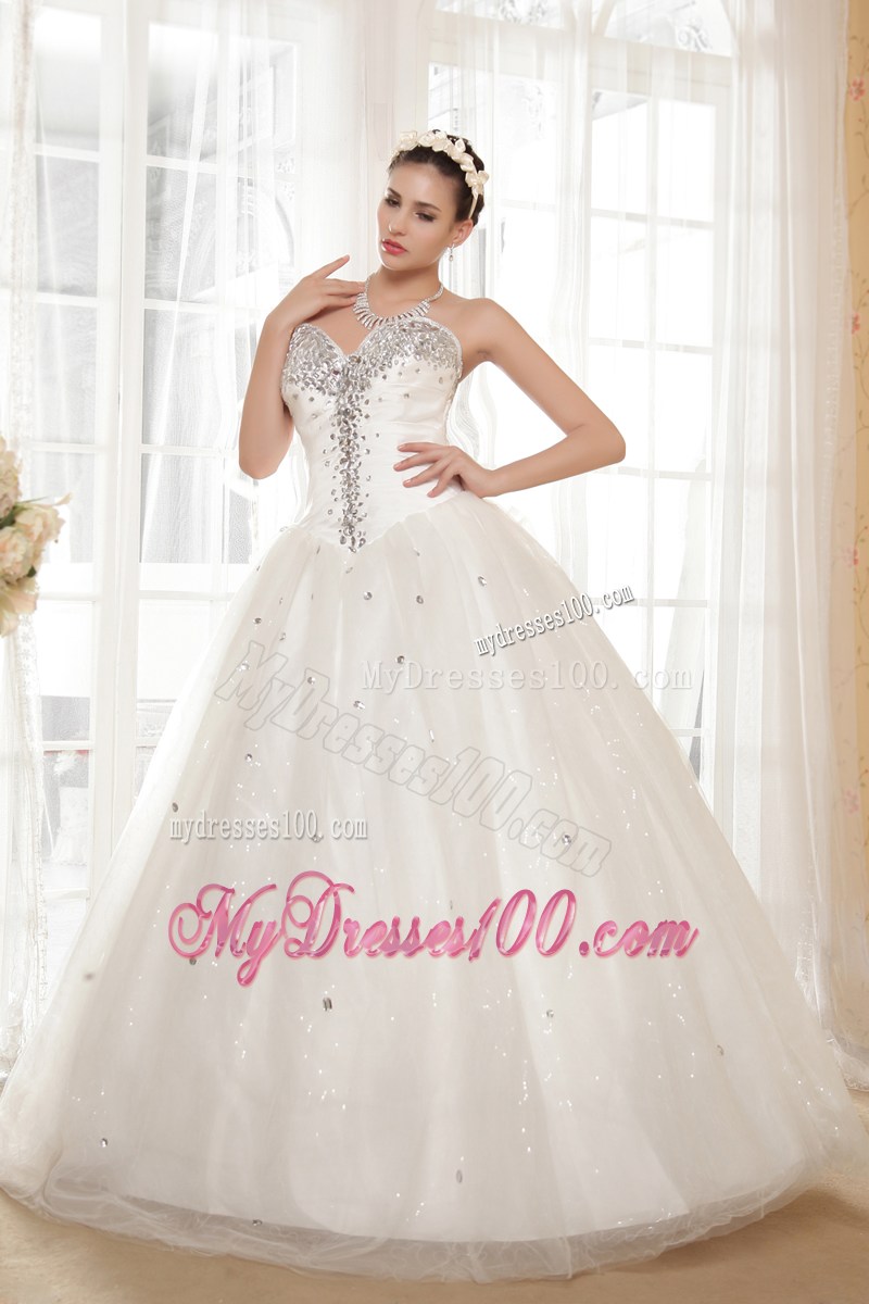 Cute Sweetheart Beaded White Wedding Gown with Handmade Flower on Back