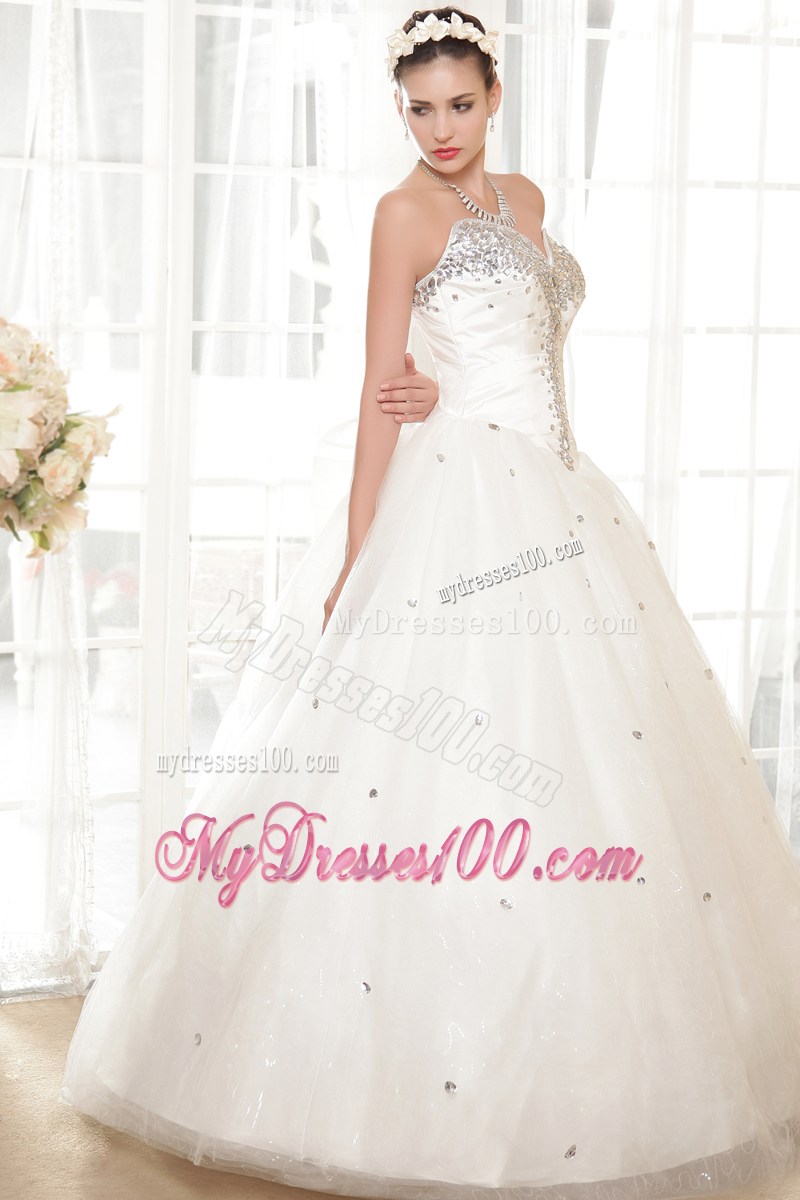 Cute Sweetheart Beaded White Wedding Gown with Handmade Flower on Back
