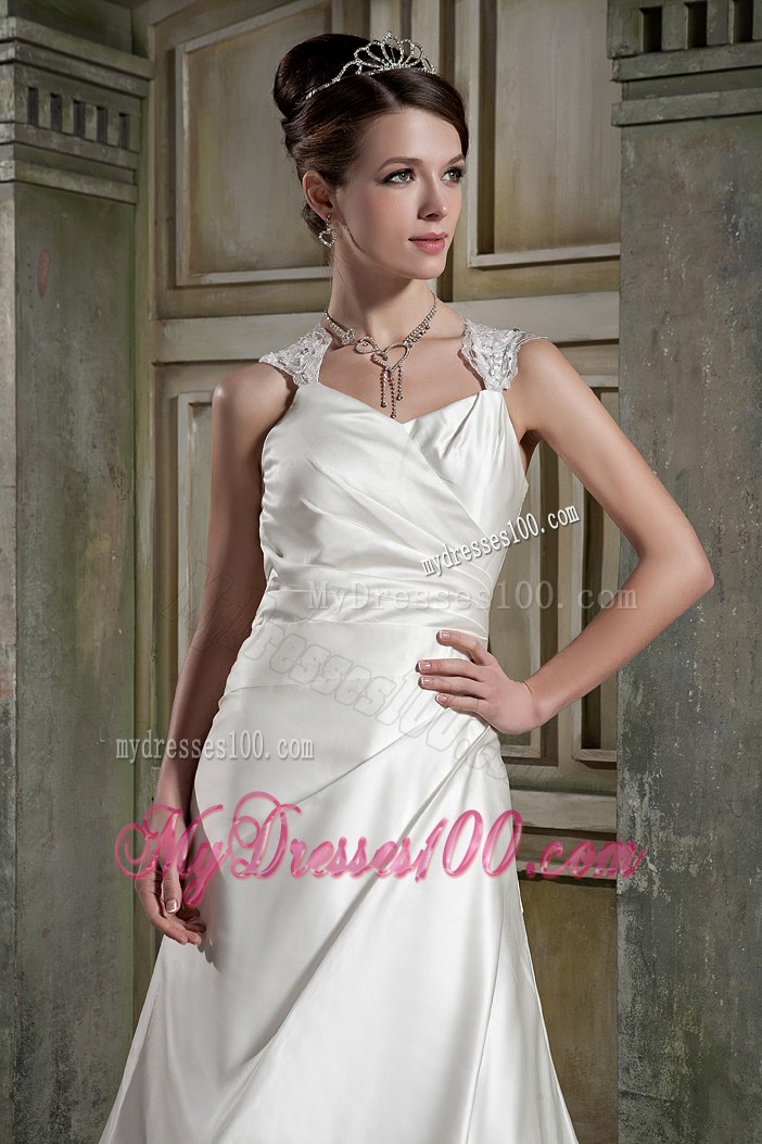 V-neck Court Train Clasp Handle Bridal Gown with the Back Cut Out