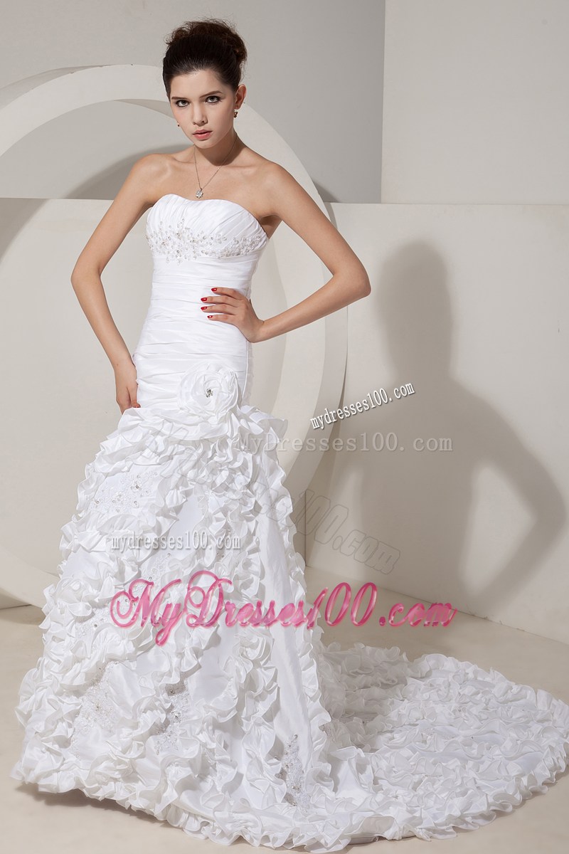 Handmade Flower Ruffles Strapless White Wedding Gown with Beading