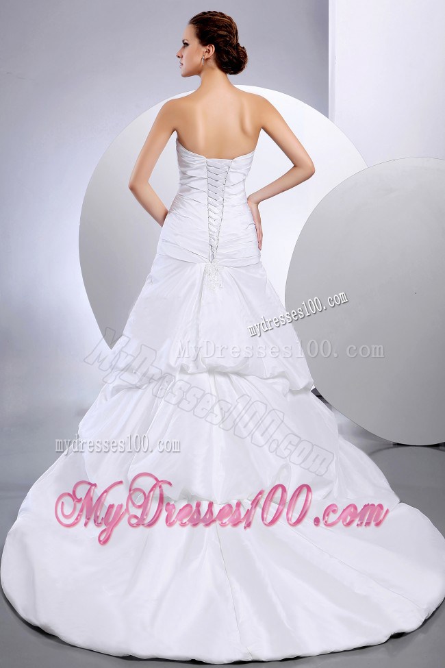 Pick-ups and Ruching Decorated Court Train Wedding Dresses