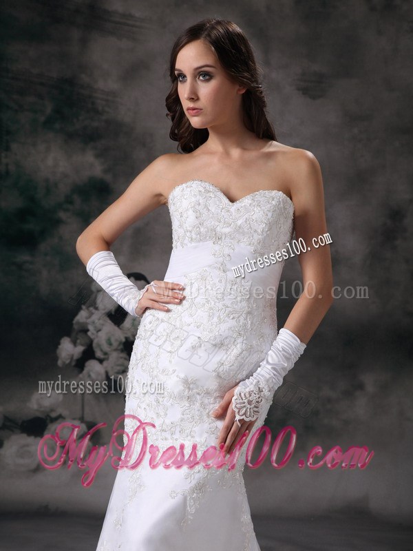 Elegant Sweetheart Mermaid Lace Decoration White Bridal Dress