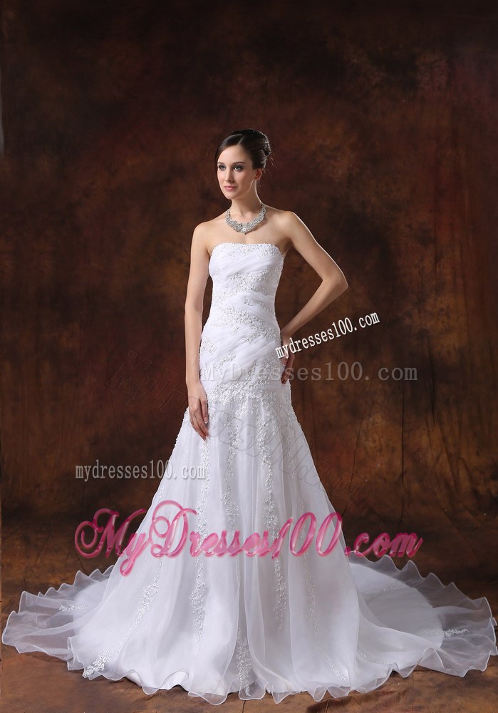 Appliques Decorated Brush Train Strapless Bridal Dresses with Ruffled Edge