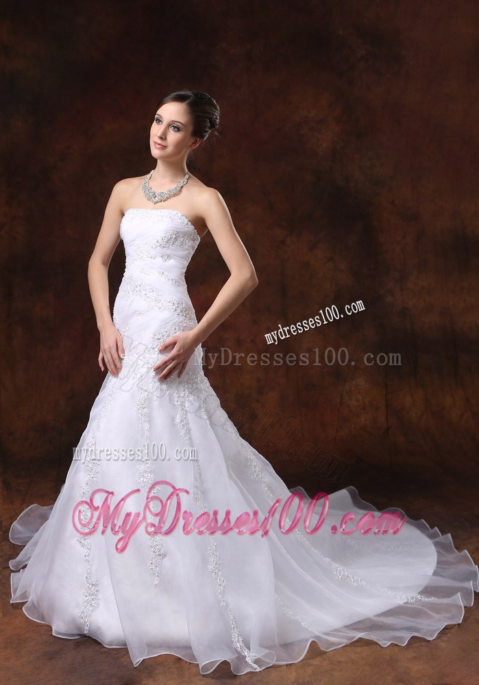 Appliques Decorated Brush Train Strapless Bridal Dresses with Ruffled Edge