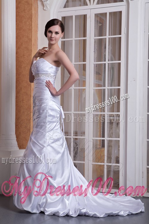 Sweetheart Lace-up Court Train Wedding Gown with Appliques and Ruches