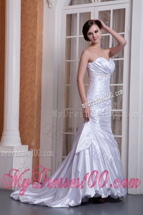 Sweetheart Lace-up Court Train Wedding Gown with Appliques and Ruches