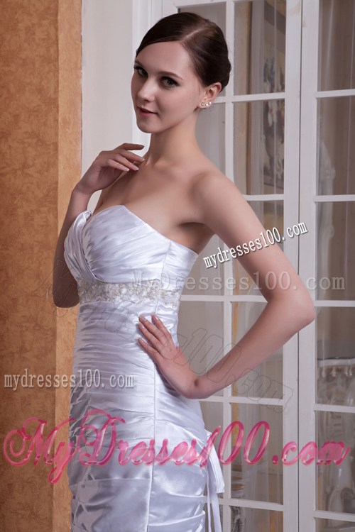 Sweetheart Lace-up Court Train Wedding Gown with Appliques and Ruches
