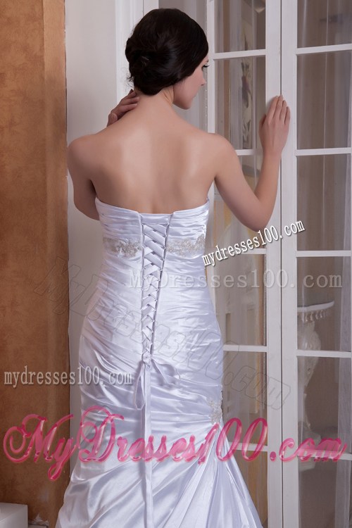 Sweetheart Lace-up Court Train Wedding Gown with Appliques and Ruches