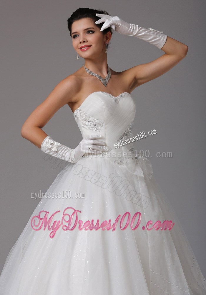 Strapless Big Bowknot Decorate White Wedding Dress with Beading