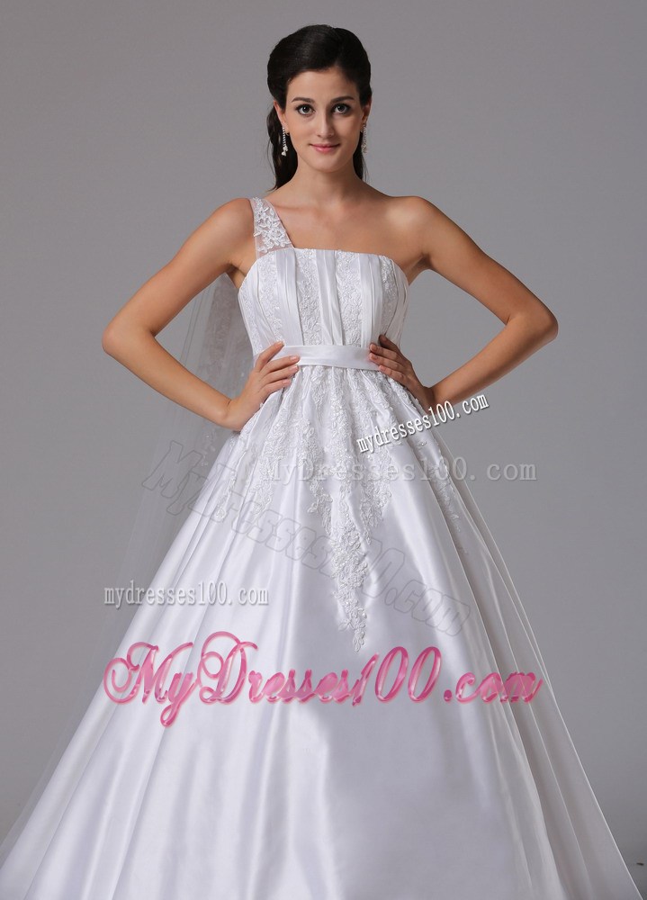 One Shoulder Watteau Train Wedding Gowns Decorated with Appliques