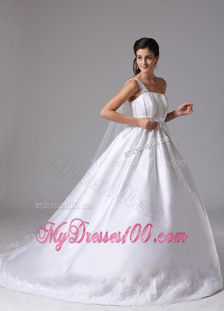 One Shoulder Watteau Train Wedding Gowns Decorated with Appliques