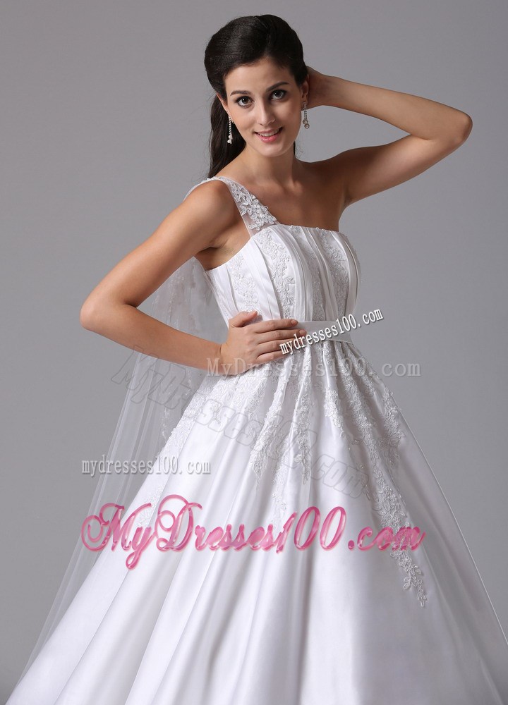 One Shoulder Watteau Train Wedding Gowns Decorated with Appliques