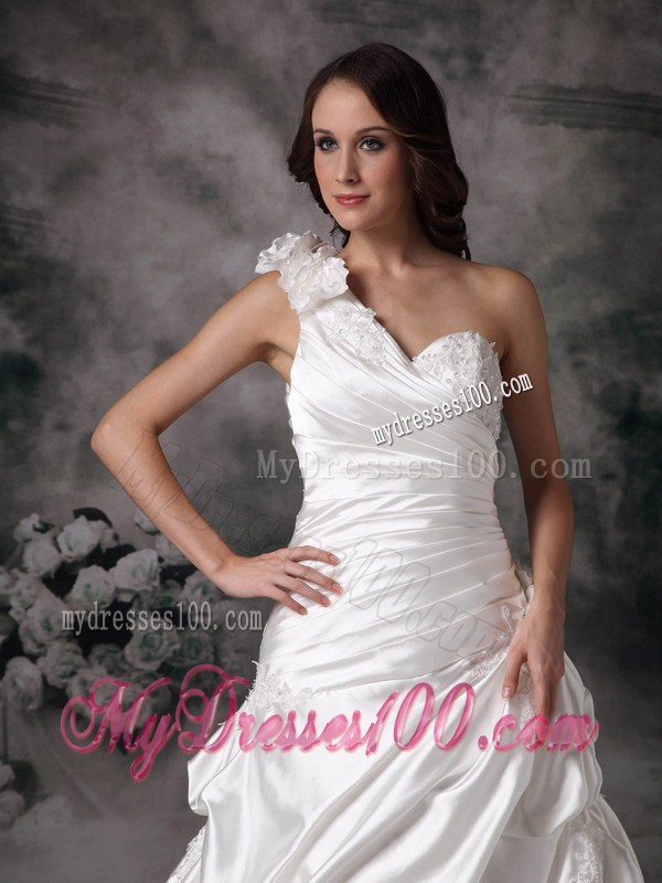 One Shoulder Pick-ups White Wedding Dress Hand Made Flowers