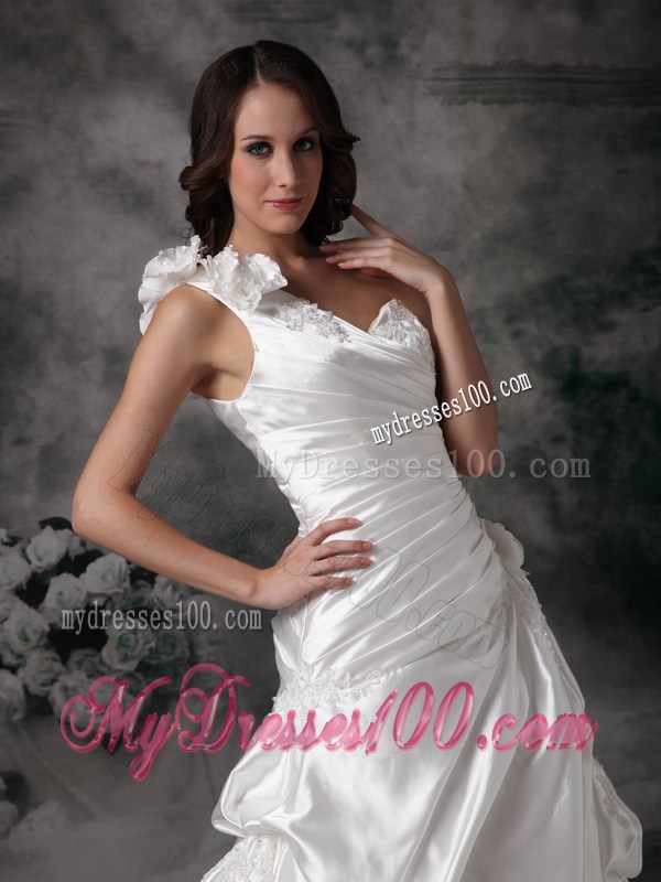 One Shoulder Pick-ups White Wedding Dress Hand Made Flowers
