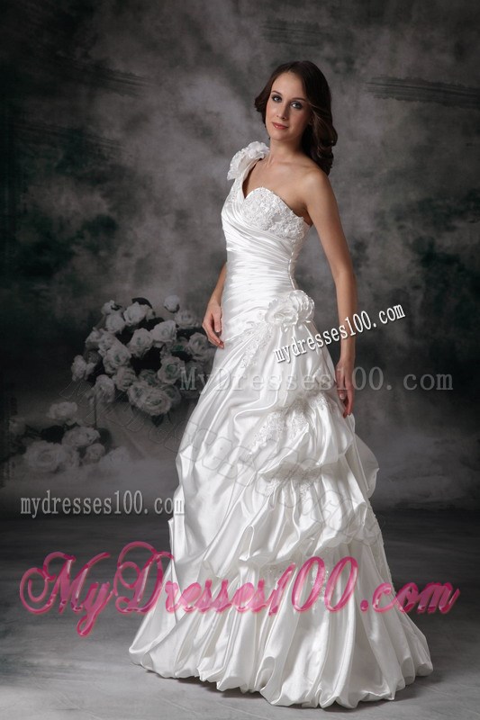 One Shoulder Pick-ups White Wedding Dress Hand Made Flowers