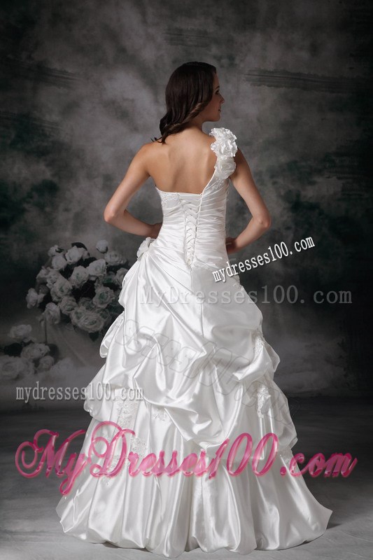 One Shoulder Pick-ups White Wedding Dress Hand Made Flowers