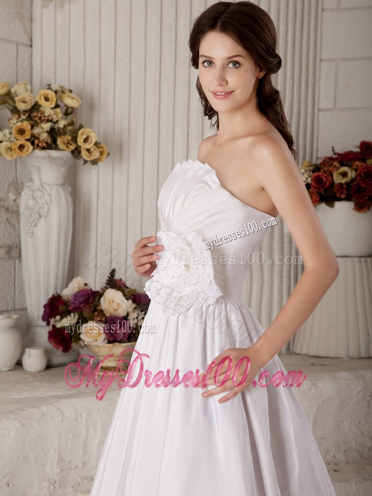 Beaded Hand Made Flowers Decorated Bridal Gown with Ruffled Neckline