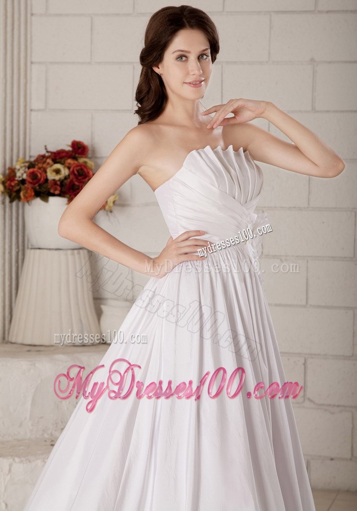 Beaded Hand Made Flowers Decorated Bridal Gown with Ruffled Neckline